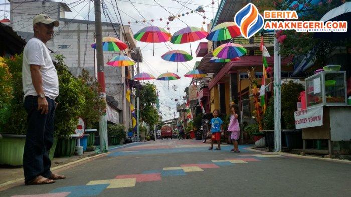 Bersih-bersih, 60 Warga Tanjung Priok Ikuti Program Padat Karya